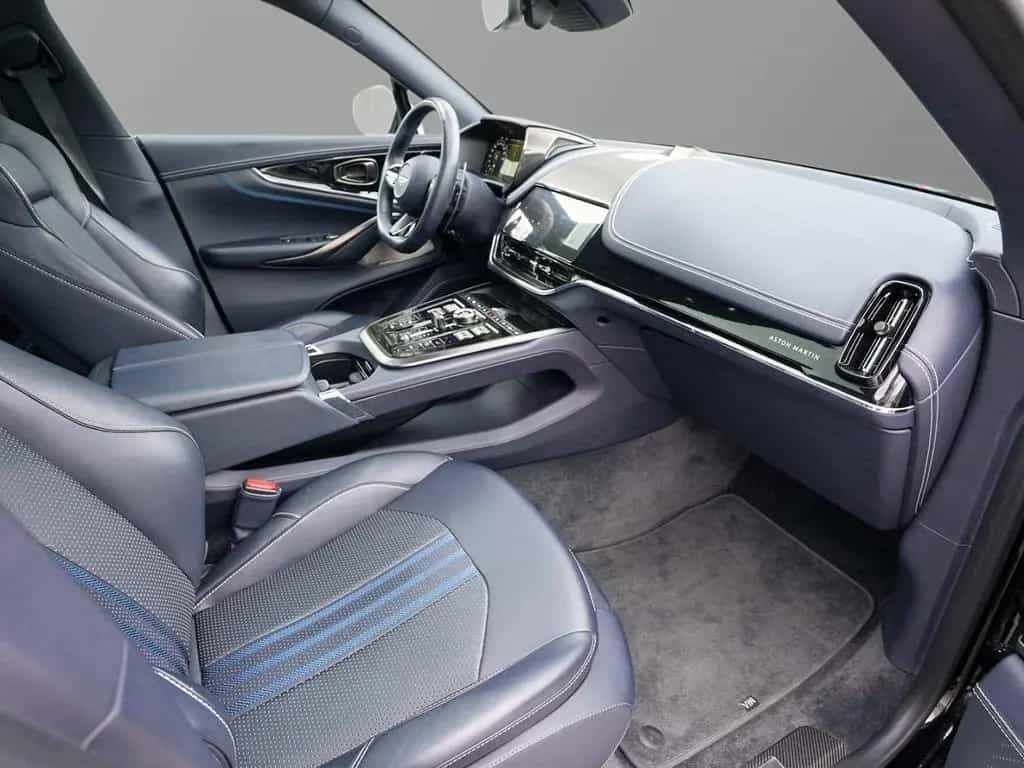 Aston Martin DBX 707 Ultramarine Black / Dark Knight 06/2024-photo-32