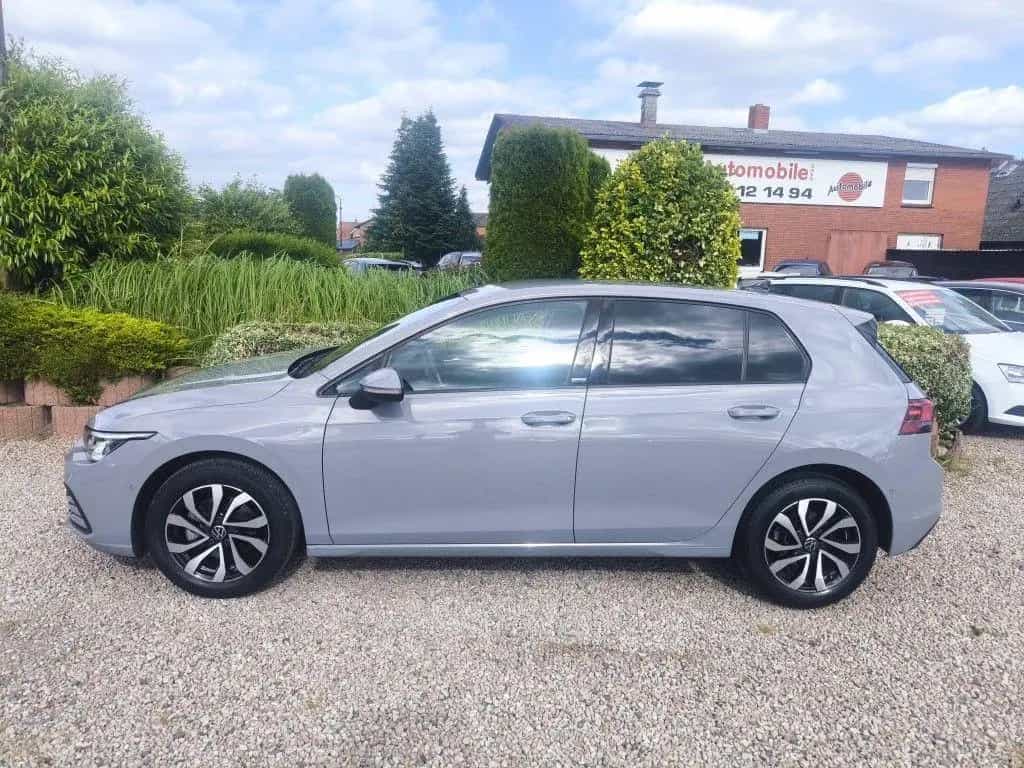 Volkswagen Golf 1.5 TSI Life *Navi,Kamera,ACC,APP,Standhzg* 02/2023-photo-2