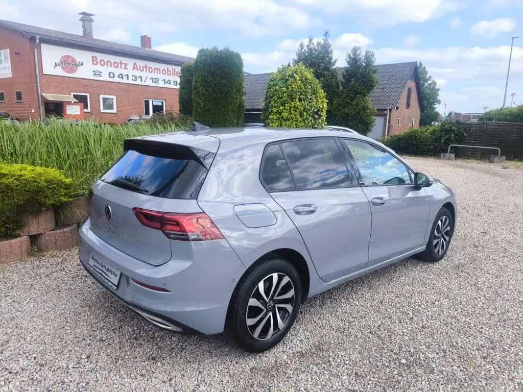 Volkswagen Golf 1.5 TSI Life *Navi,Kamera,ACC,APP,Standhzg* 02/2023-photo-4