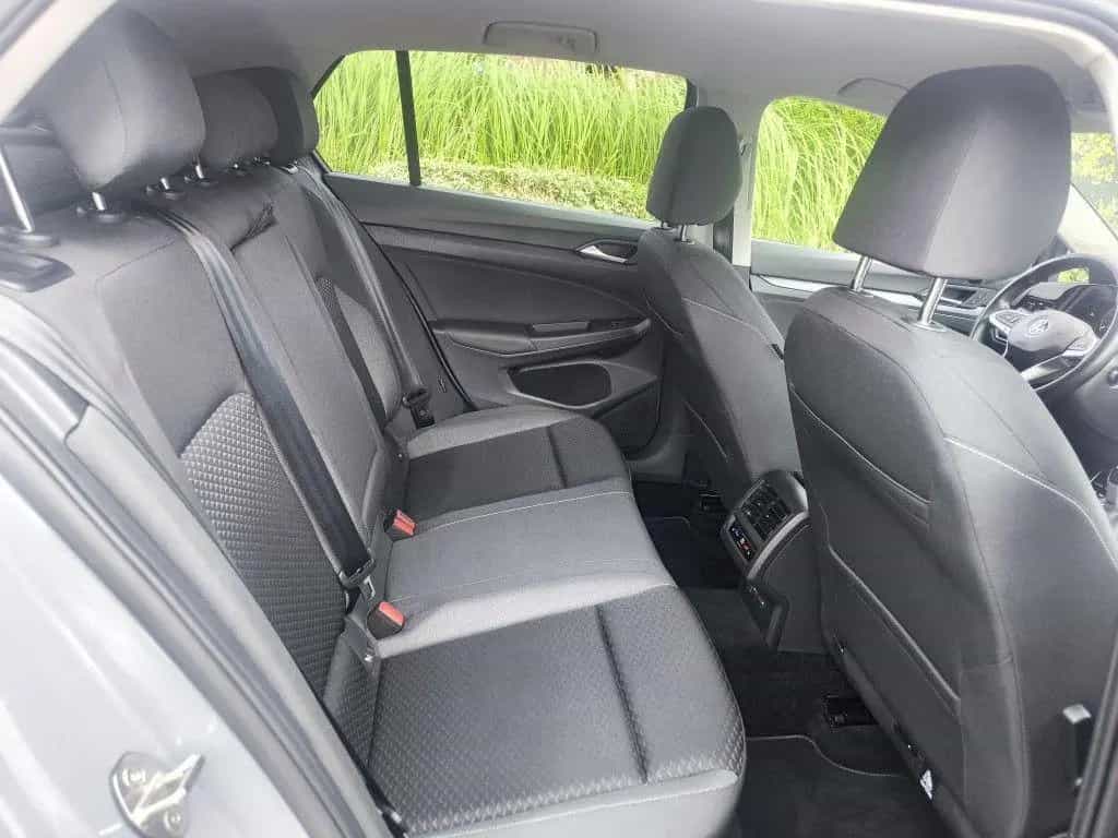 Volkswagen Golf 1.5 TSI Life *Navi,Kamera,ACC,APP,Standhzg* 02/2023-photo-6