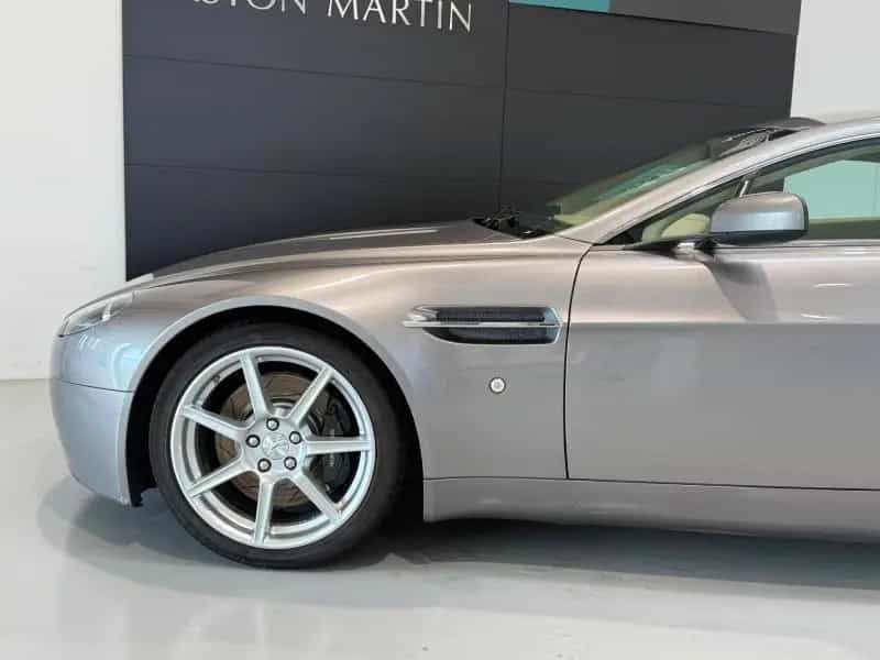 Aston Martin V8 Vantage V8 Vantage - Manual Transmission 05/2006-photo-16