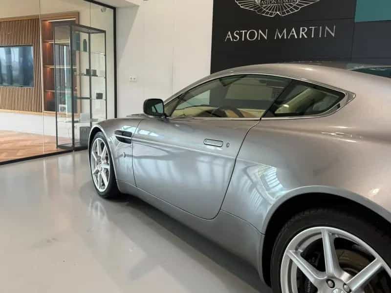 Aston Martin V8 Vantage V8 Vantage - Manual Transmission 05/2006-photo-29