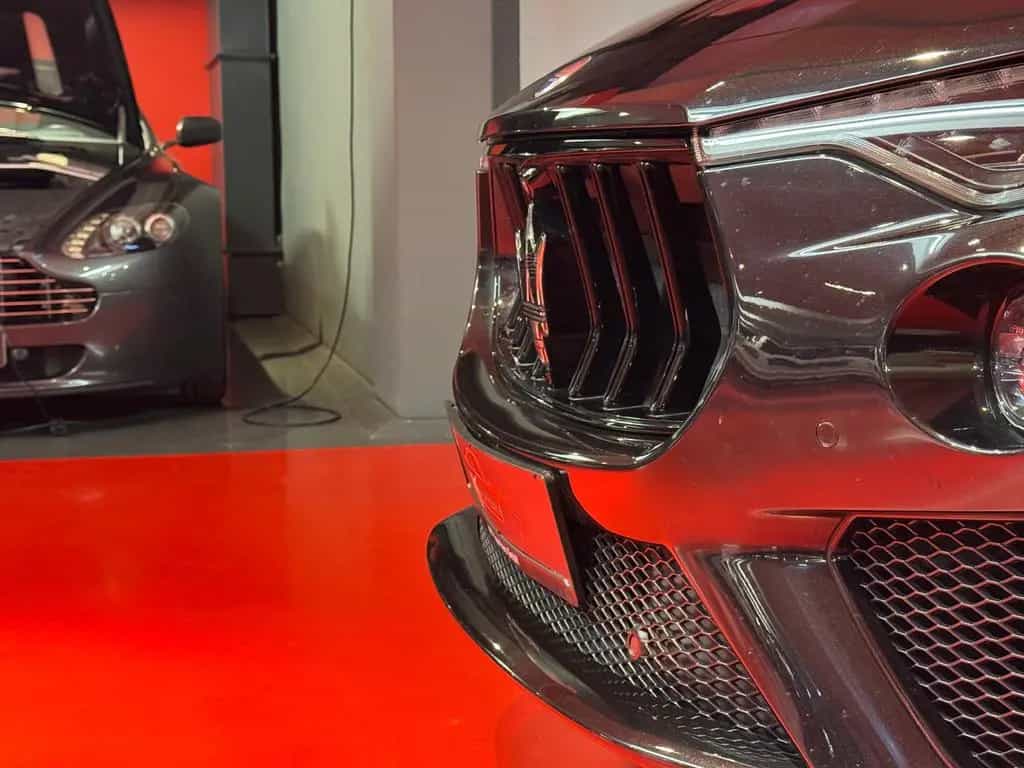 Maserati Levante /3.8 V8/530 PS/GTS/Q4/PANO/1.HAND/PERFEKT 05/2021-photo-38