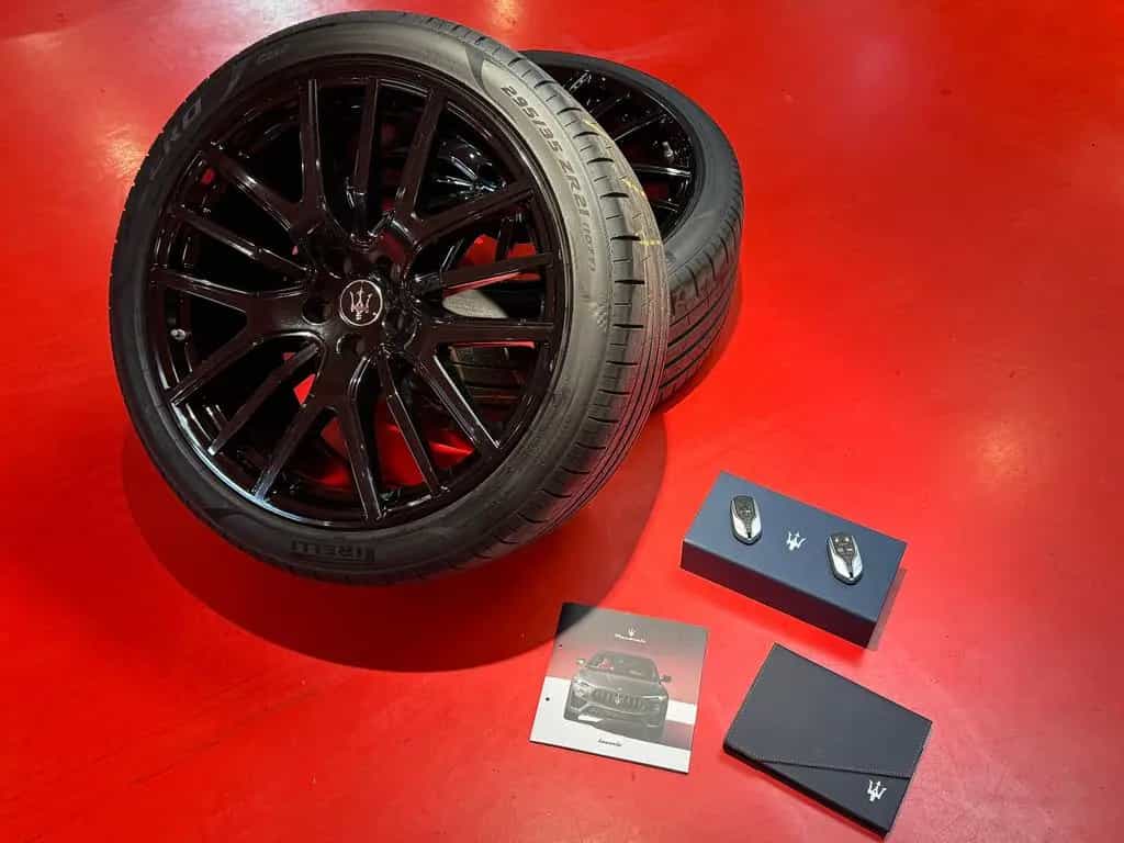 Maserati Levante /3.8 V8/530 PS/GTS/Q4/PANO/1.HAND/PERFEKT 05/2021-photo-42