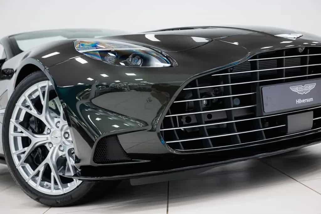 Aston Martin Vanquish Volante Full Options Titanium Exhaust 02/2026-photo-16