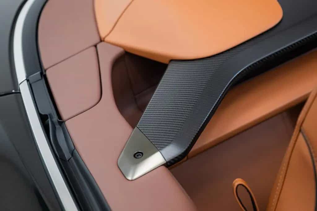 Aston Martin Vanquish Volante Full Options Titanium Exhaust 02/2026-photo-18