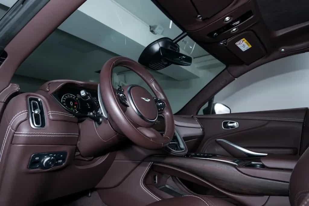 Aston Martin DBX 550CV 06/2024-photo-10