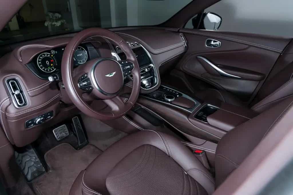 Aston Martin DBX 550CV 06/2024-photo-11