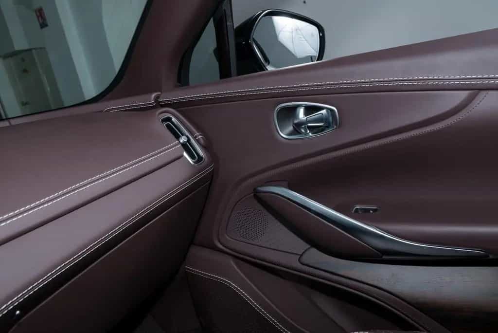 Aston Martin DBX 550CV 06/2024-photo-22