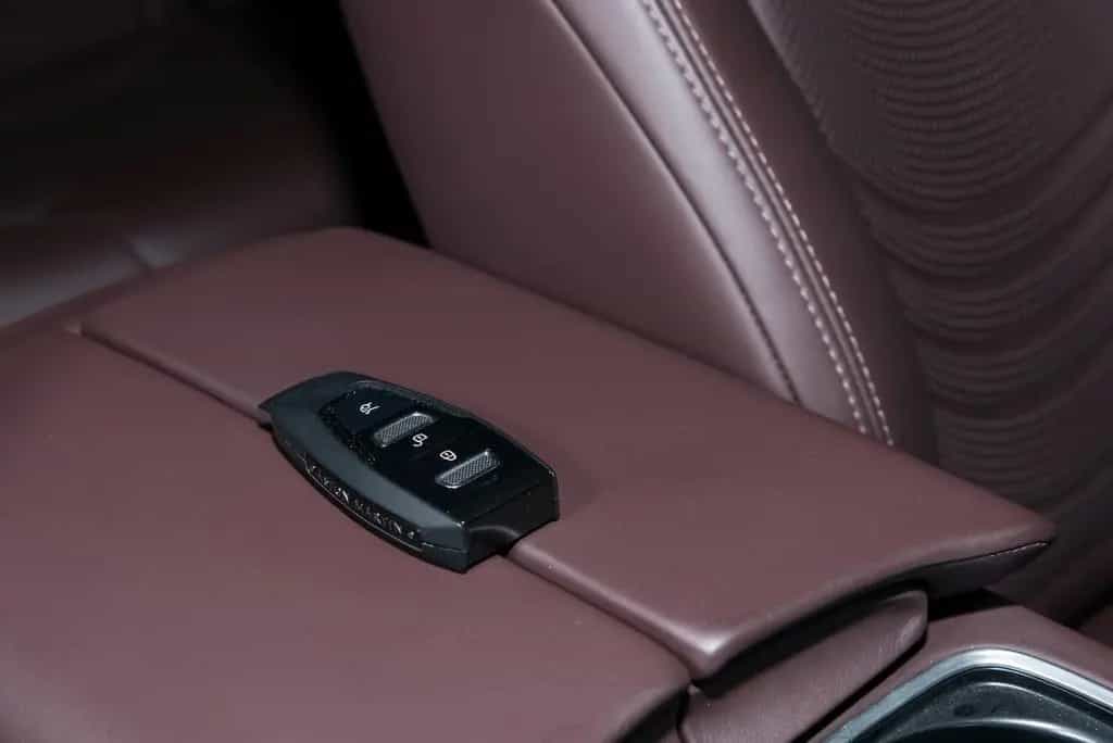 Aston Martin DBX 550CV 06/2024-photo-27