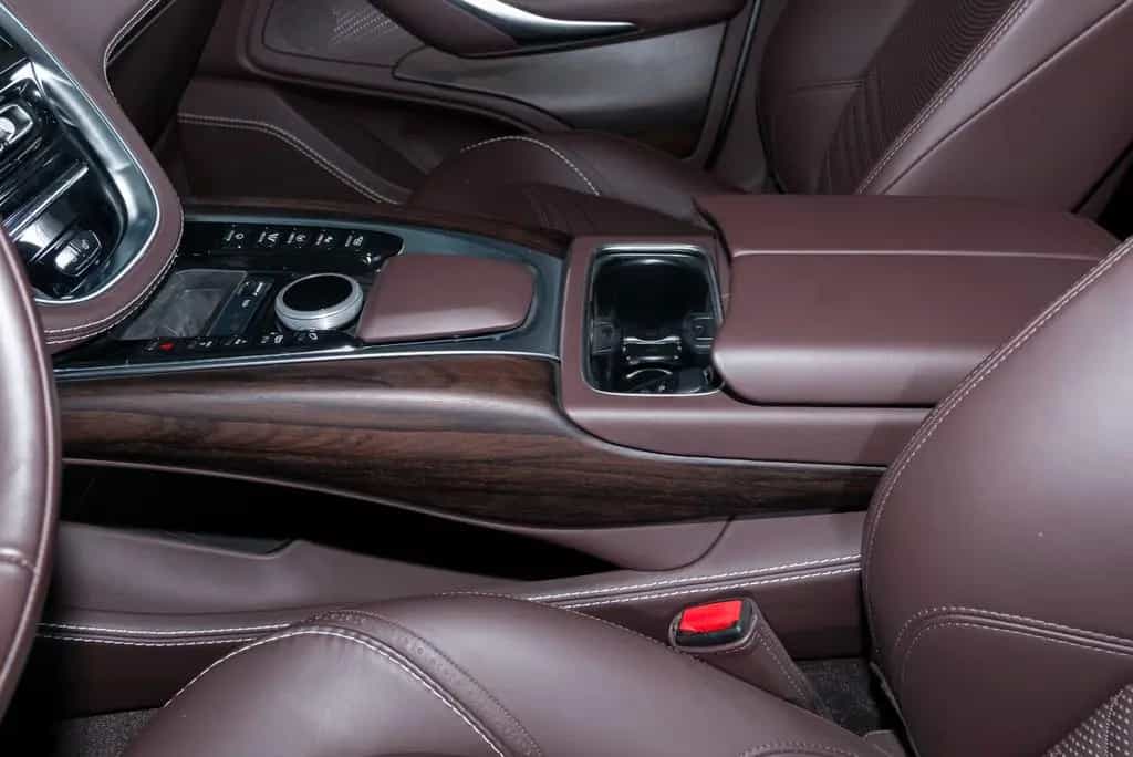 Aston Martin DBX 550CV 06/2024-photo-28