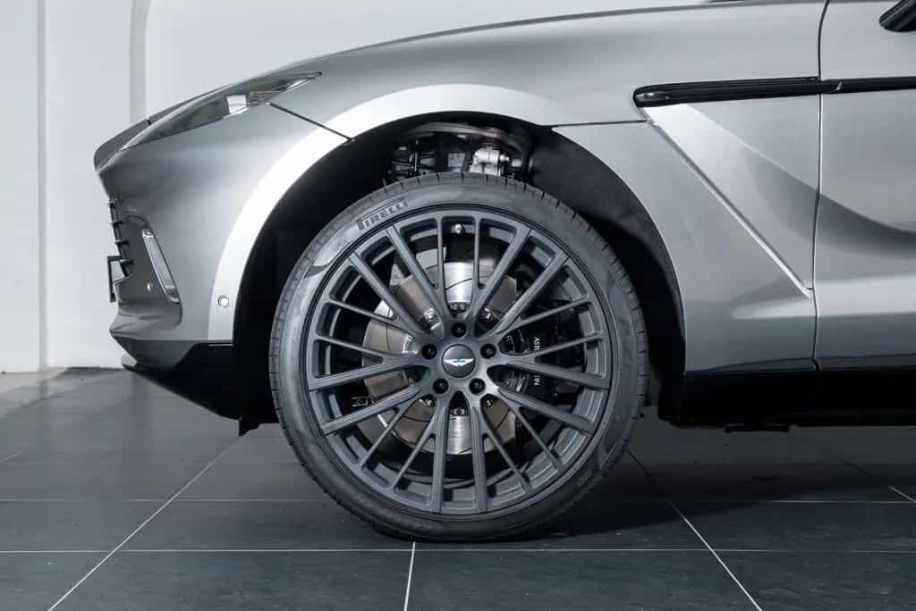 Aston Martin DBX 550CV 06/2024-photo-8