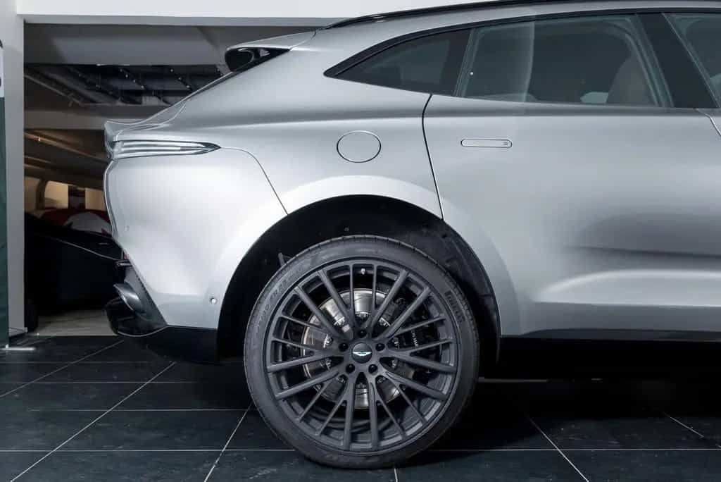 Aston Martin DBX 550CV 06/2024-photo-9
