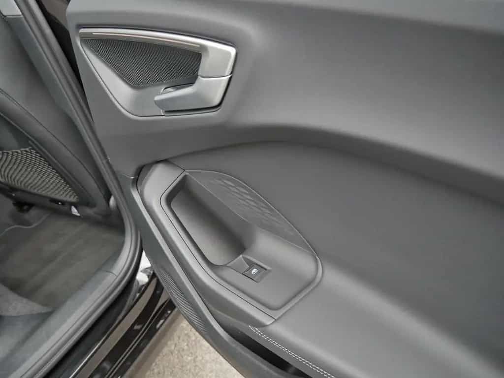 Audi A5 Avant TFSI quattro Business*LED*RFK*AHK*ACC 08/2025-photo-16