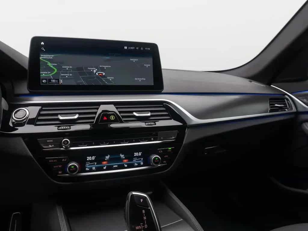 BMW 530 i M Sport Kamera HUD DAB Alarm HiFi 4xKlima 05/2023-photo-21