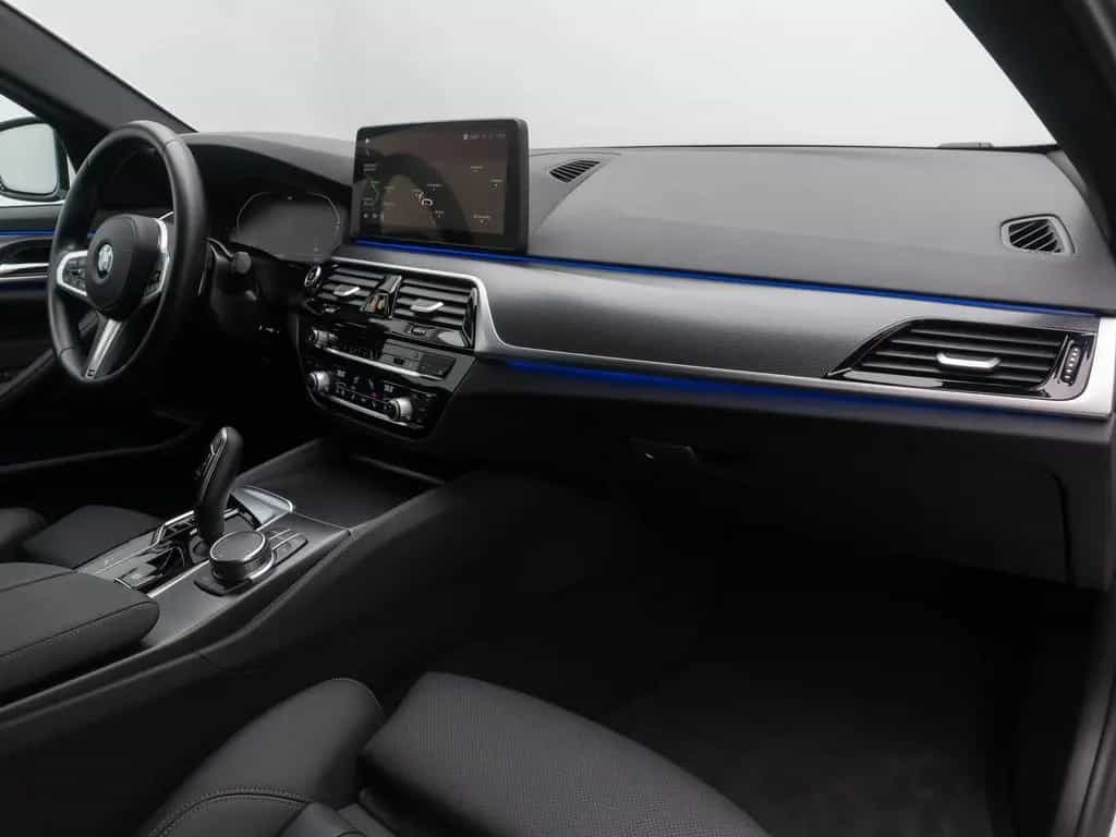 BMW 530 i M Sport Kamera HUD DAB Alarm HiFi 4xKlima 05/2023-photo-23