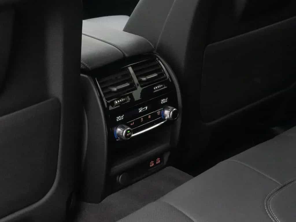 BMW 530 i M Sport Kamera HUD DAB Alarm HiFi 4xKlima 05/2023-photo-27