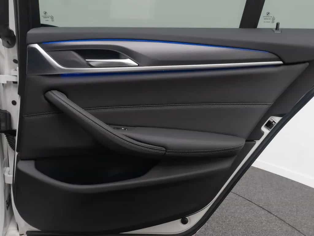 BMW 530 i M Sport Kamera HUD DAB Alarm HiFi 4xKlima 05/2023-photo-31
