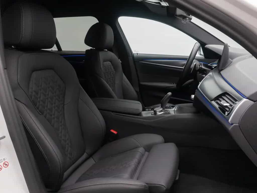 BMW 530 i M Sport Kamera HUD DAB Alarm HiFi 4xKlima 05/2023-photo-35