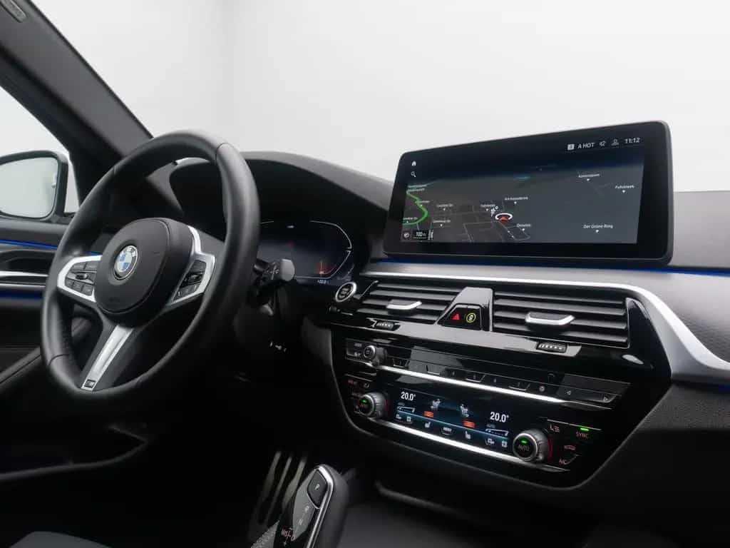 BMW 530 i M Sport Kamera HUD DAB Alarm HiFi 4xKlima 05/2023-photo-36