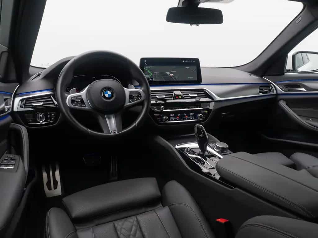 BMW 530 i M Sport Kamera HUD DAB Alarm HiFi 4xKlima 05/2023-photo-37
