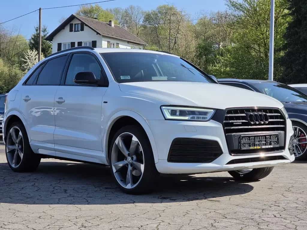 Audi Q3 sport quattro S Line Plus Panorama*AHK*Leder* 12/2015-photo-1