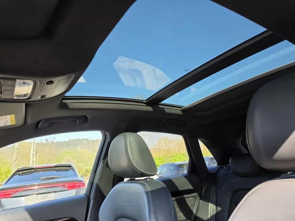Audi Q3 sport quattro S Line Plus Panorama*AHK*Leder* 12/2015-photo-10