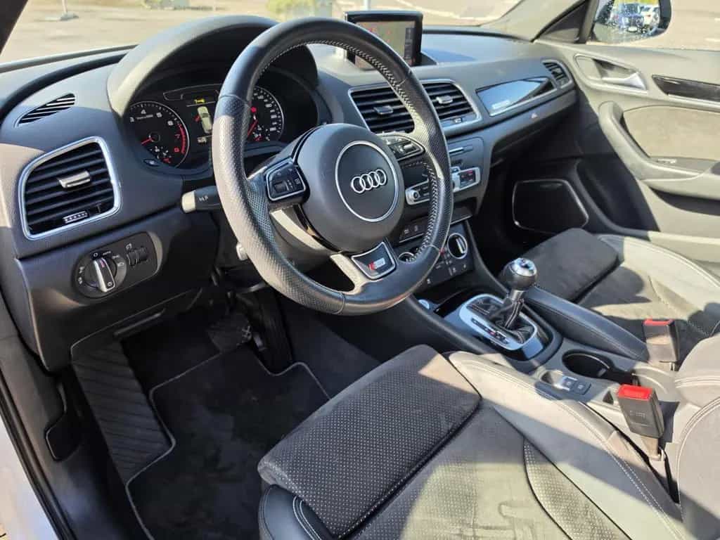 Audi Q3 sport quattro S Line Plus Panorama*AHK*Leder* 12/2015-photo-11