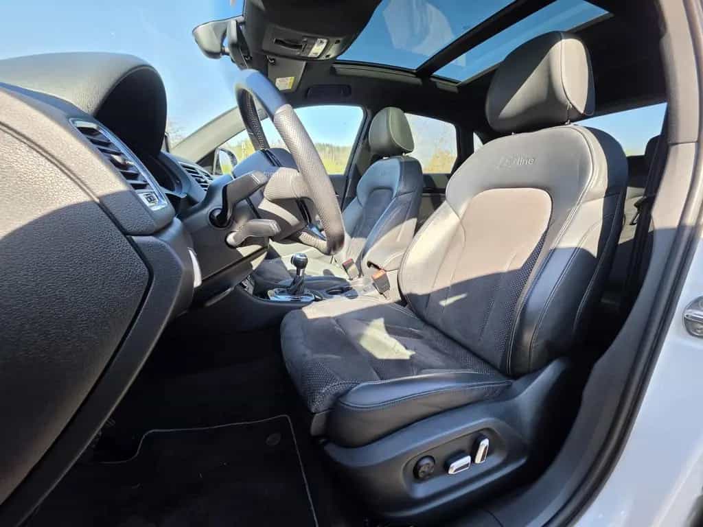 Audi Q3 sport quattro S Line Plus Panorama*AHK*Leder* 12/2015-photo-14