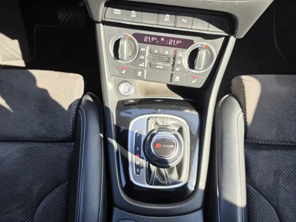 Audi Q3 sport quattro S Line Plus Panorama*AHK*Leder* 12/2015-photo-19