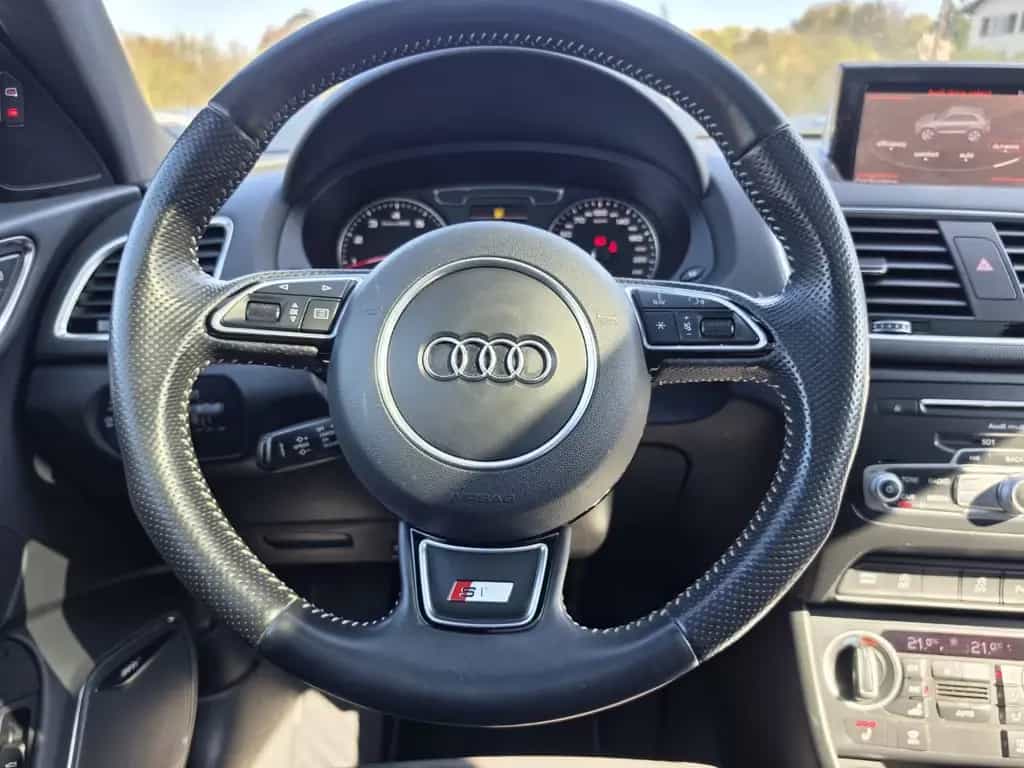 Audi Q3 sport quattro S Line Plus Panorama*AHK*Leder* 12/2015-photo-20