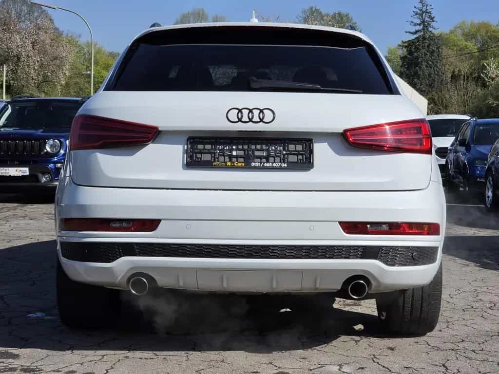 Audi Q3 sport quattro S Line Plus Panorama*AHK*Leder* 12/2015-photo-5
