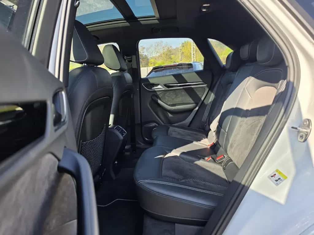 Audi Q3 sport quattro S Line Plus Panorama*AHK*Leder* 12/2015-photo-9