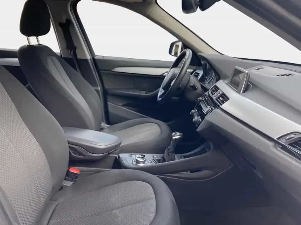 BMW X1 xDrive18d Aut. Advantage AHK+LED+Navi+Keyless 08/2017-photo-12