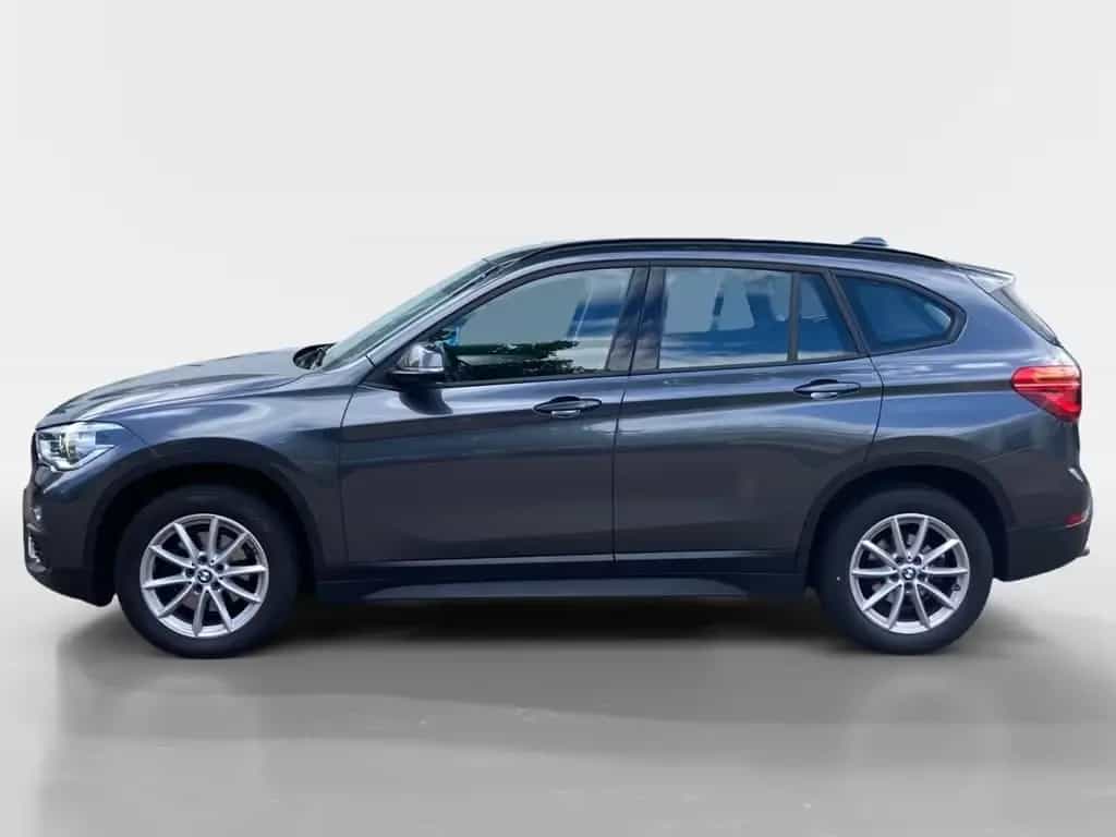 BMW X1 xDrive18d Aut. Advantage AHK+LED+Navi+Keyless 08/2017-photo-3