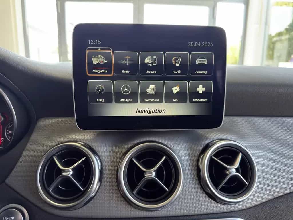 Mercedes-Benz GLA 200 Urban LED*PANO*SHZ*PDC 08/2017-photo-12