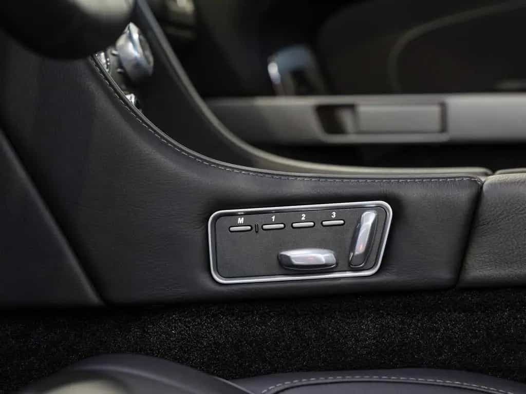 Aston Martin DB9 Coupe -Onyx Black- 06/2013-photo-18