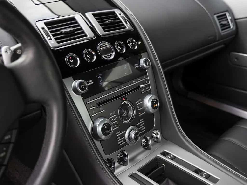 Aston Martin DB9 Coupe -Onyx Black- 06/2013-photo-21