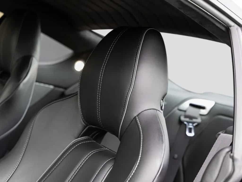 Aston Martin DB9 Coupe -Onyx Black- 06/2013-photo-4