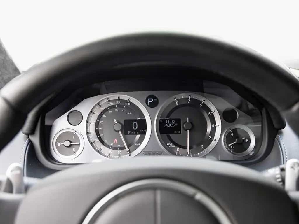 Aston Martin DB9 Coupe -Onyx Black- 06/2013-photo-5