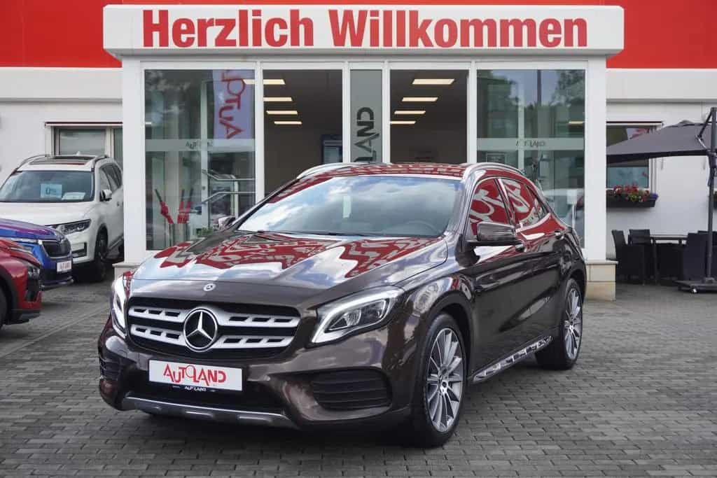 Mercedes-Benz GLA 180 Autom. AMG Line LED Navi AHK Alcantara 10/2018-photo-1