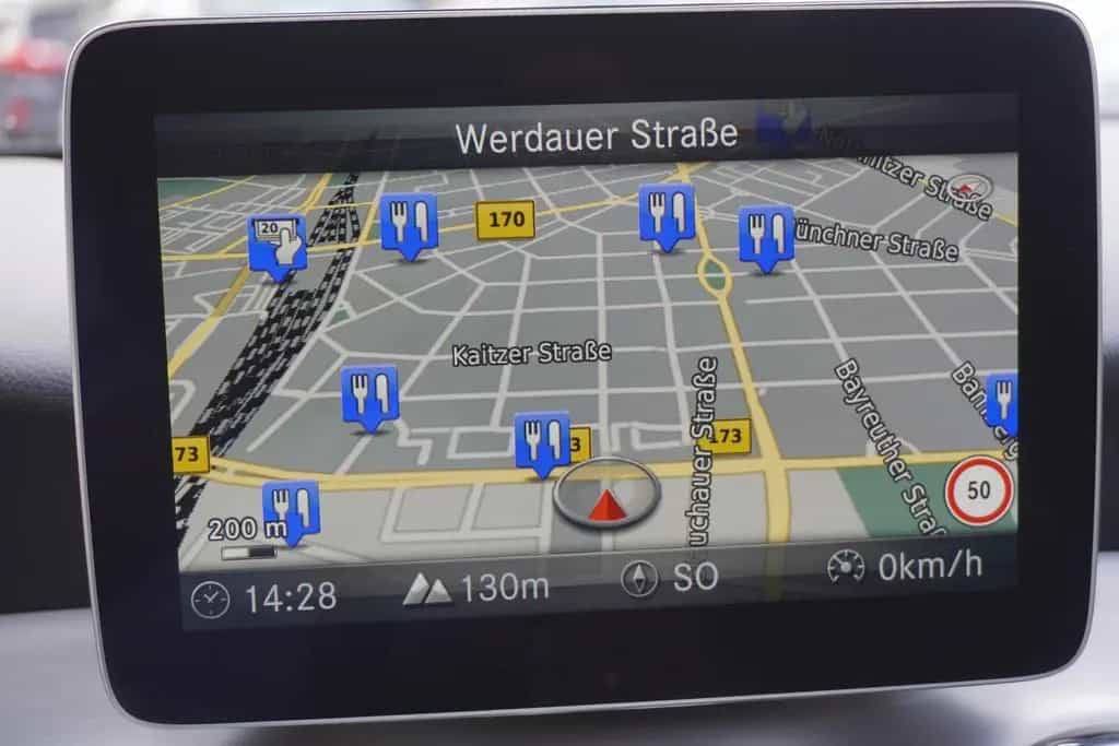 Mercedes-Benz GLA 180 Autom. AMG Line LED Navi AHK Alcantara 10/2018-photo-14