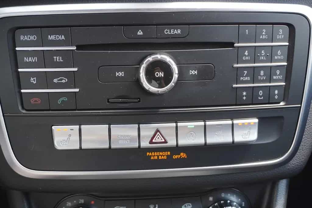 Mercedes-Benz GLA 180 Autom. AMG Line LED Navi AHK Alcantara 10/2018-photo-18