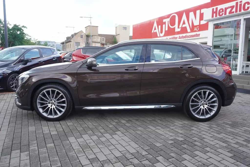 Mercedes-Benz GLA 180 Autom. AMG Line LED Navi AHK Alcantara 10/2018-photo-2