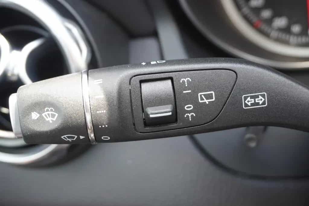 Mercedes-Benz GLA 180 Autom. AMG Line LED Navi AHK Alcantara 10/2018-photo-23