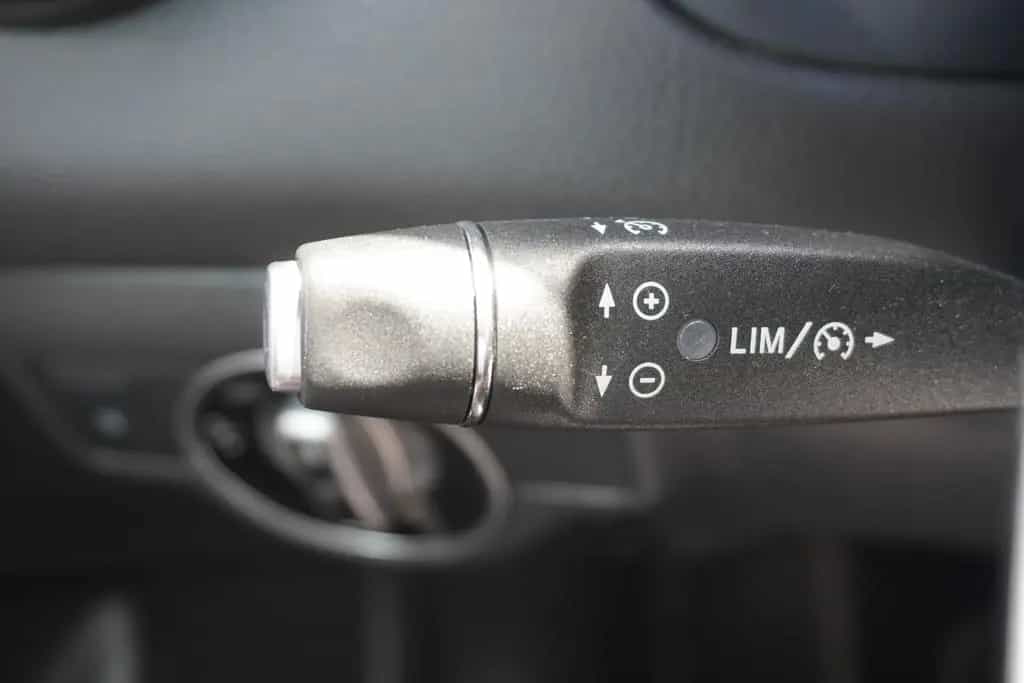 Mercedes-Benz GLA 180 Autom. AMG Line LED Navi AHK Alcantara 10/2018-photo-24
