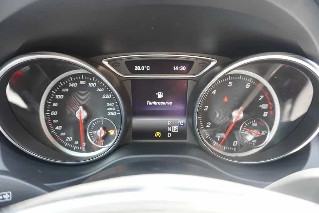 Mercedes-Benz GLA 180 Autom. AMG Line LED Navi AHK Alcantara 10/2018-photo-26