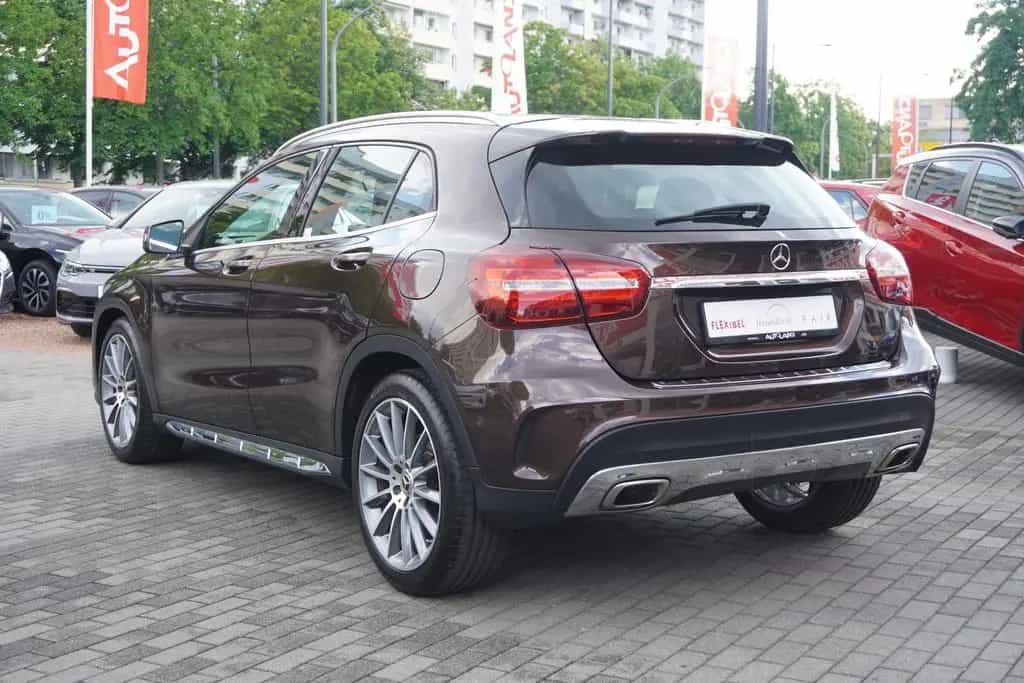 Mercedes-Benz GLA 180 Autom. AMG Line LED Navi AHK Alcantara 10/2018-photo-3