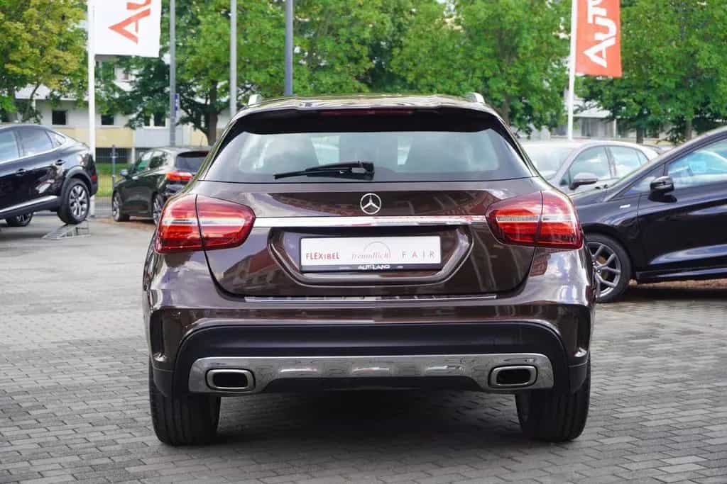 Mercedes-Benz GLA 180 Autom. AMG Line LED Navi AHK Alcantara 10/2018-photo-4