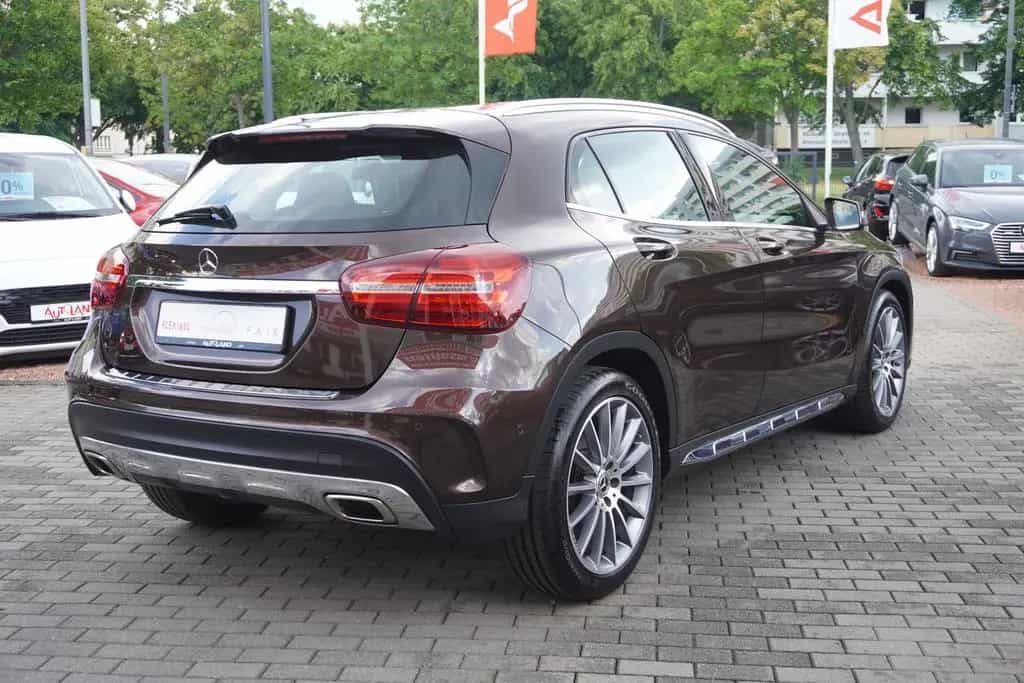 Mercedes-Benz GLA 180 Autom. AMG Line LED Navi AHK Alcantara 10/2018-photo-5